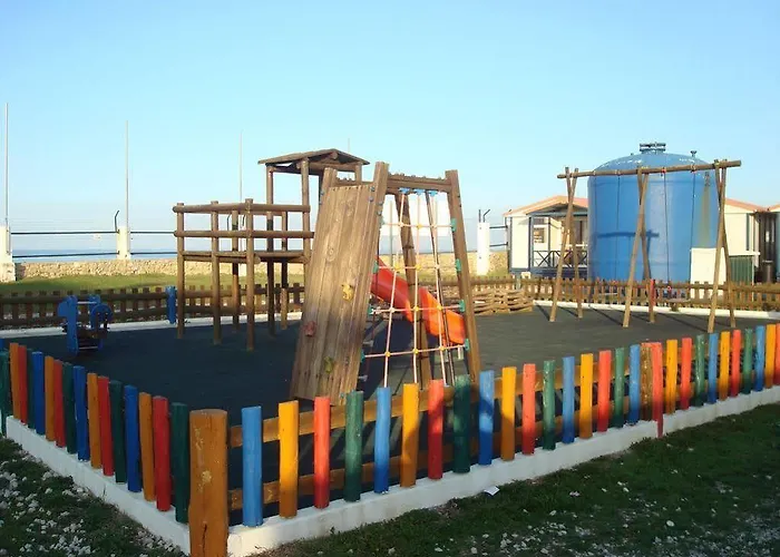 Semesterpark Penichepraia - Bungalows, Campers & 4*