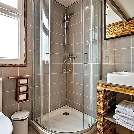 Penichepraia - Bungalows, Campers & 4* Peniche