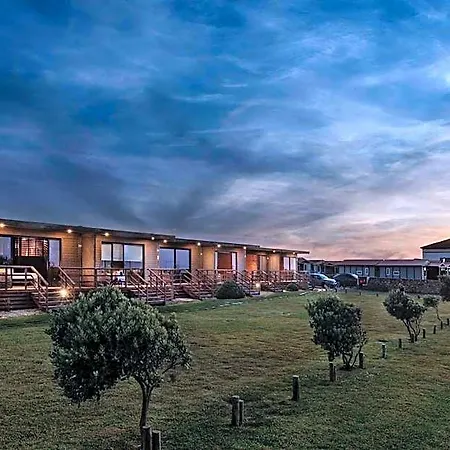Kompleks wypoczynkowy Penichepraia - Bungalows, Campers & 4*