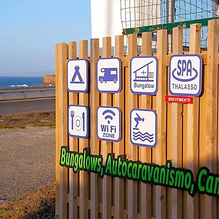 Kompleks wypoczynkowy Penichepraia - Bungalows, Campers & Peniche