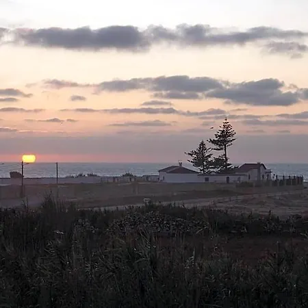 Penichepraia - Bungalows, Campers & 4* Peniche