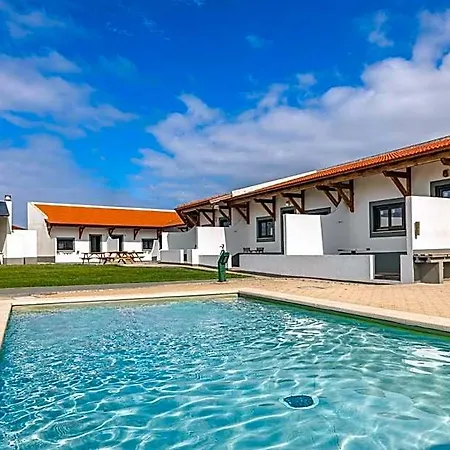 Kompleks wypoczynkowy Penichepraia - Bungalows, Campers & Peniche
