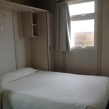 Parco vacanze Penichepraia - Bungalows, Campers & 3*