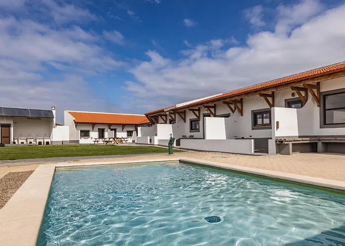 Penichepraia - Bungalows, Campers & 4* Peniche