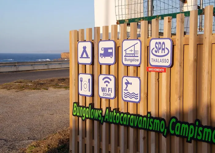 Parco vacanze Penichepraia - Bungalows, Campers & 4*